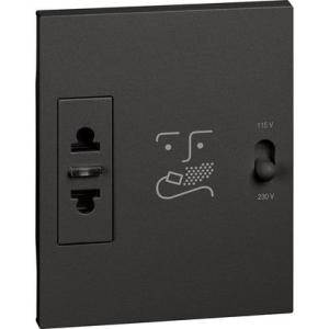 Shaver socket with insulation transformer