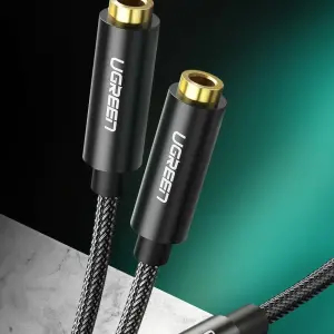 UGREEN 3.5mm male to 2 Female Audio Cable ABS Case (Black)
